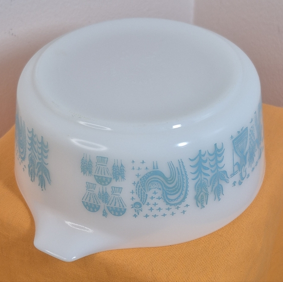 Vintage Pyrex Amish Butterprint #472 1 1/2 Pt Casserole Dish - Picture 5 of 11